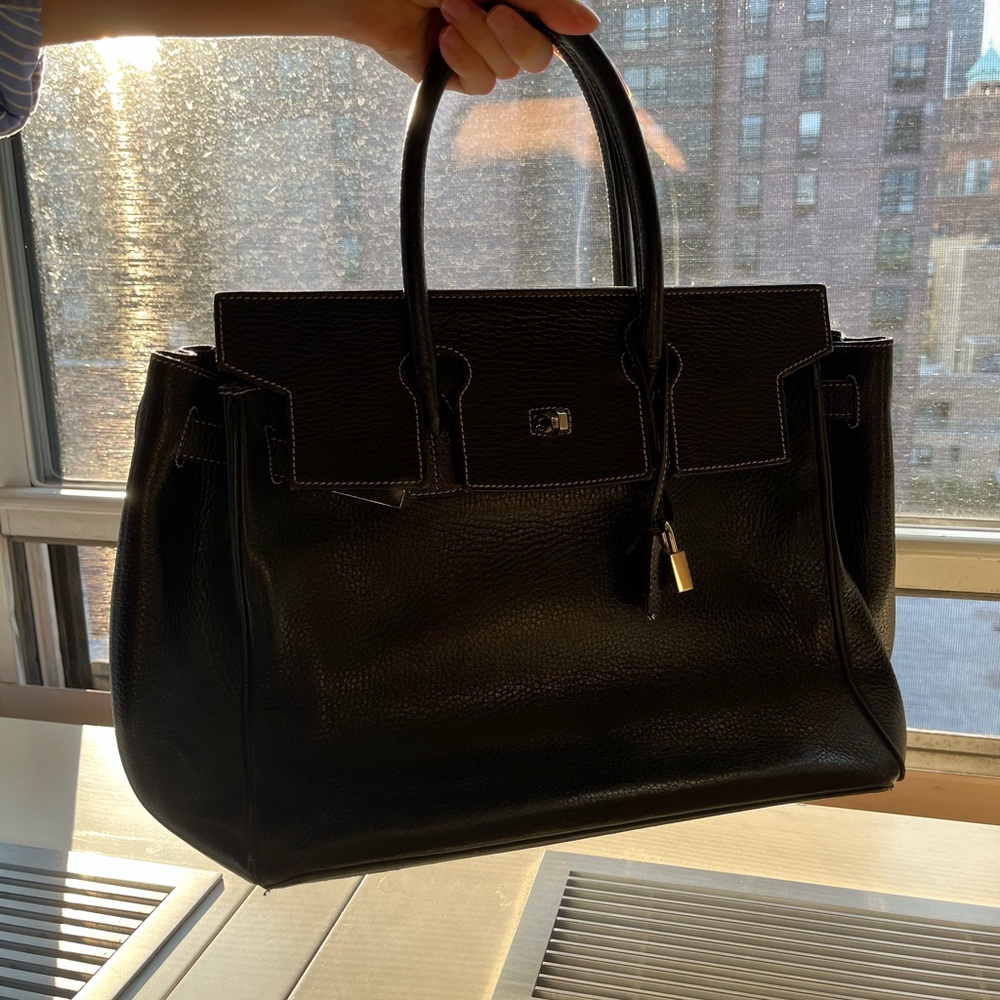 Elegant Black Leather Handbag
